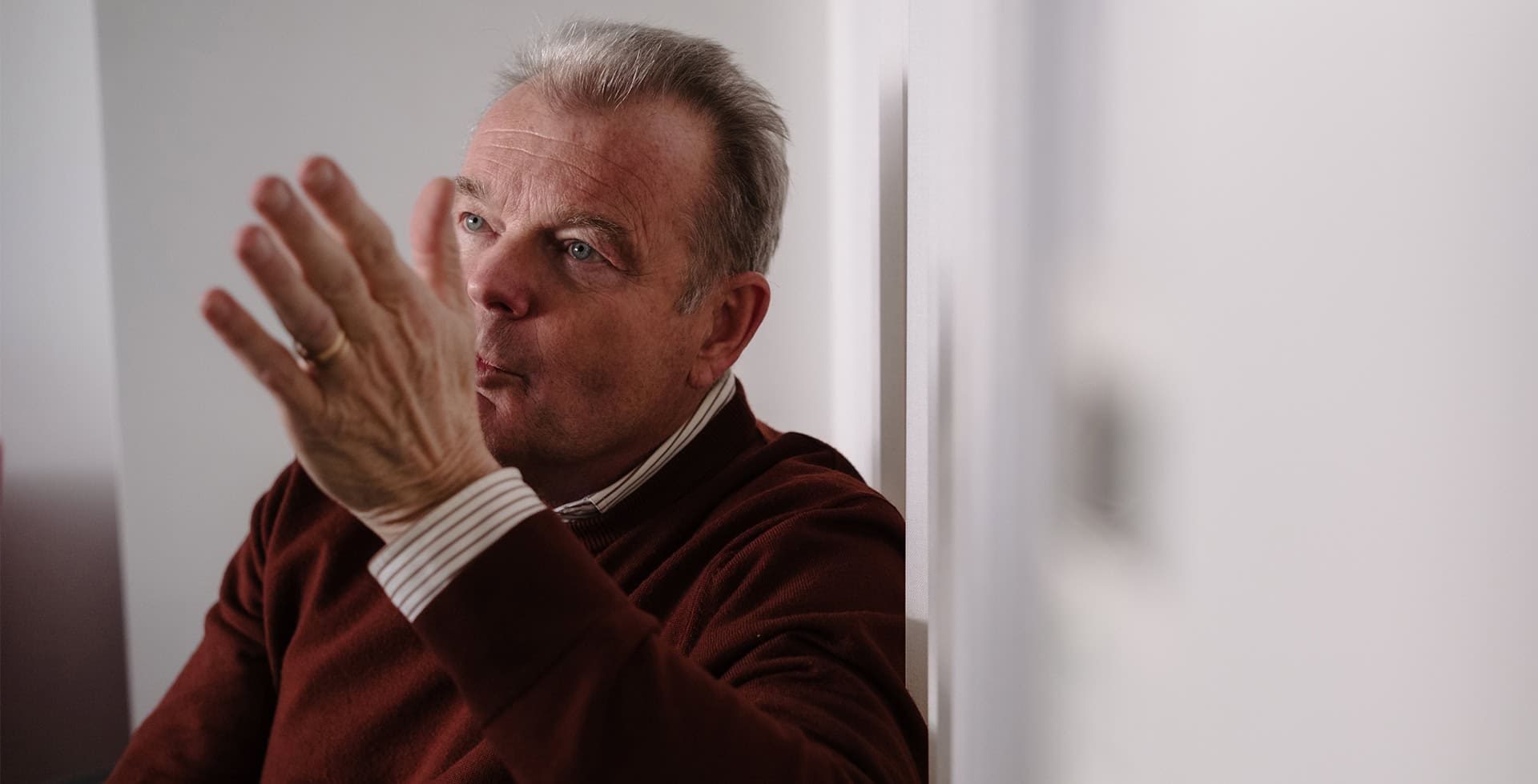 Närbild på Bo Söderpalm som pratar.