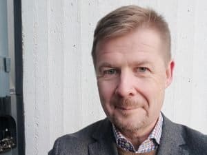 Erik Lundström, överläkare och docent i neurologi, forskar om stroke.