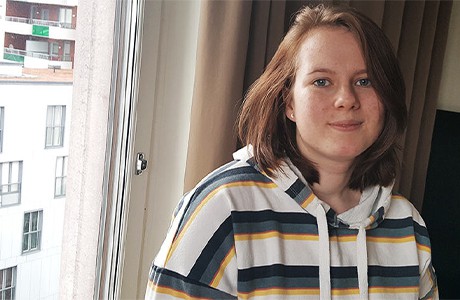 Porträtt av Moa Davous.