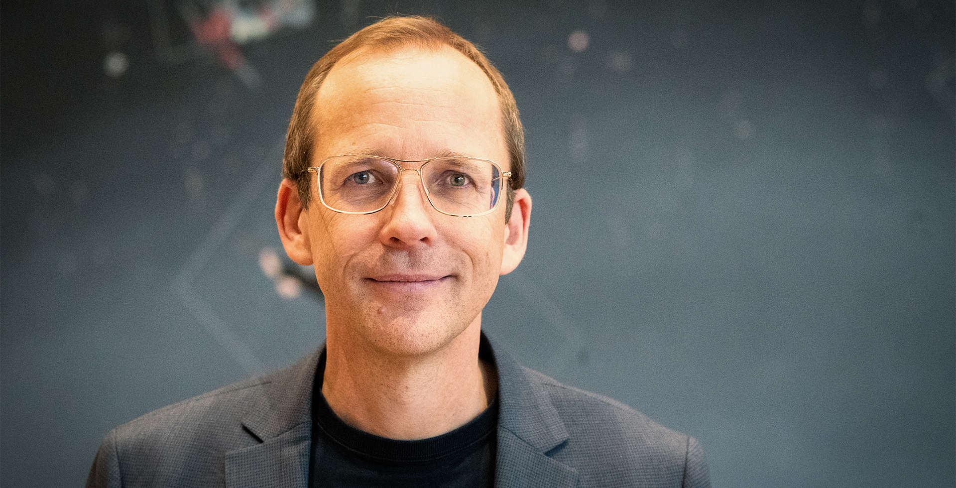 Ett porträtt på hjärnforskaren Oskar Hansson.