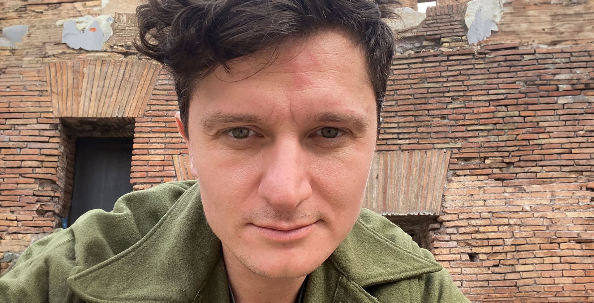 Porträtt av Granit Kastrati.