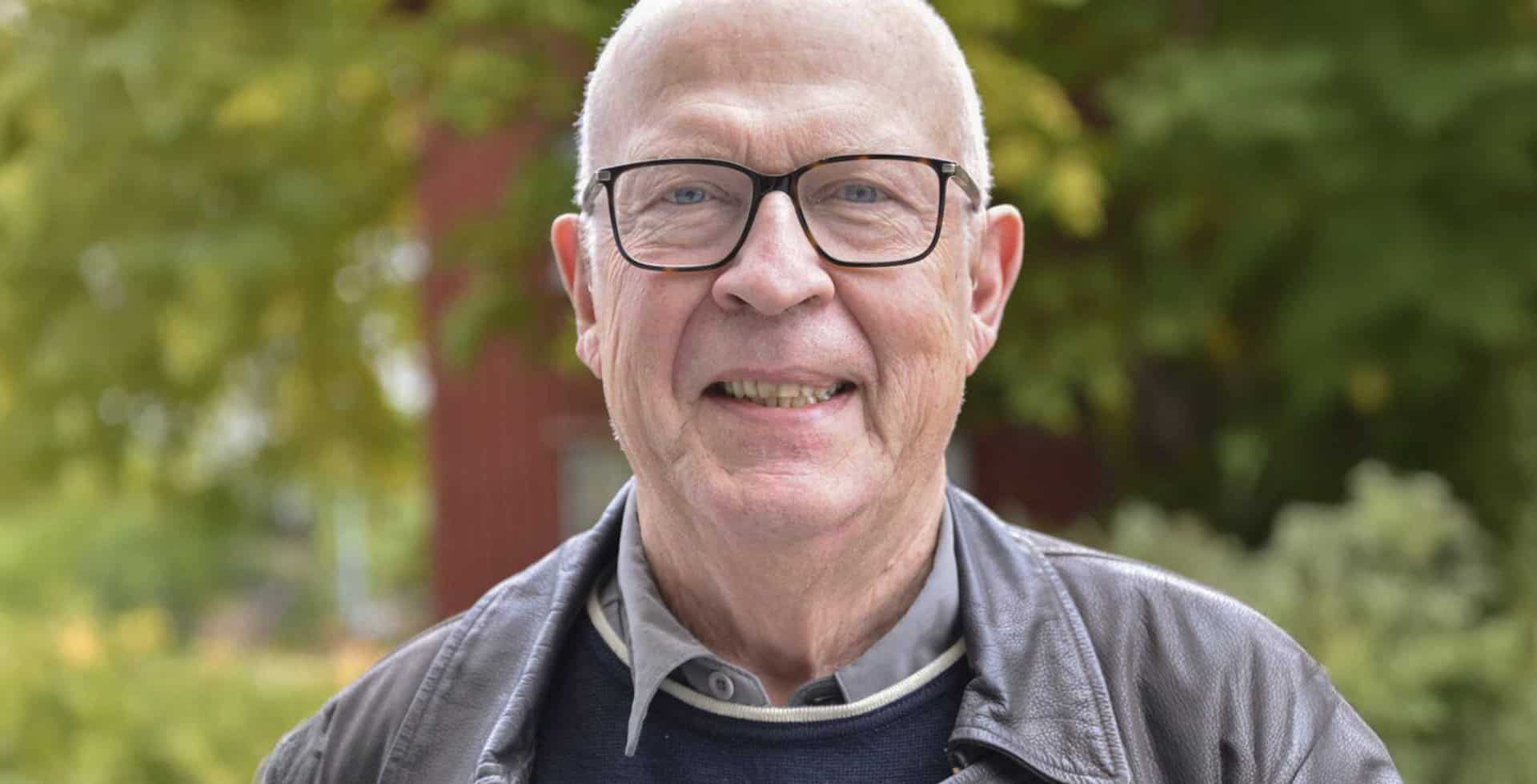 Porträtt av Tomas Olsson, professor i neurologi vid institutionen för klinisk neurovetenskap, Karolinska Institutet.