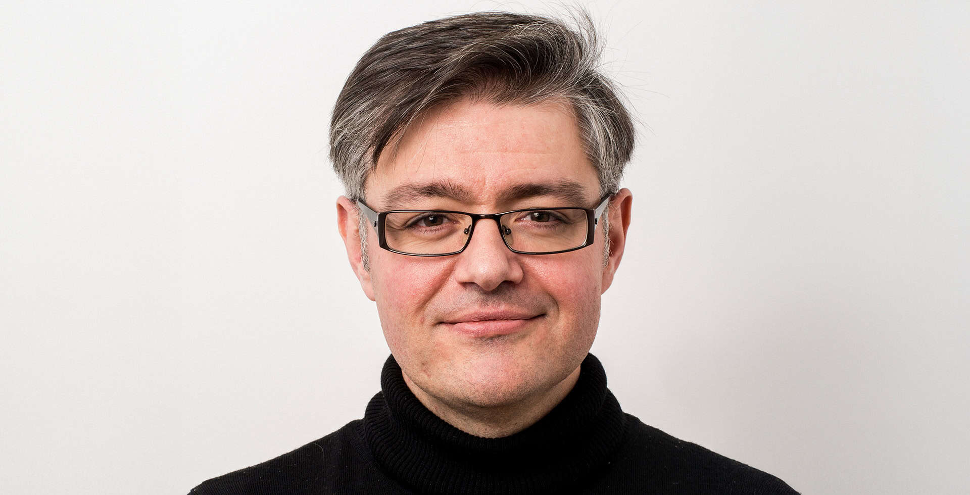 Porträtt av David Mataix-Cols, professor i barn- och ungdomspsykiatrisk vetenskap vid Karolinska Institutet.