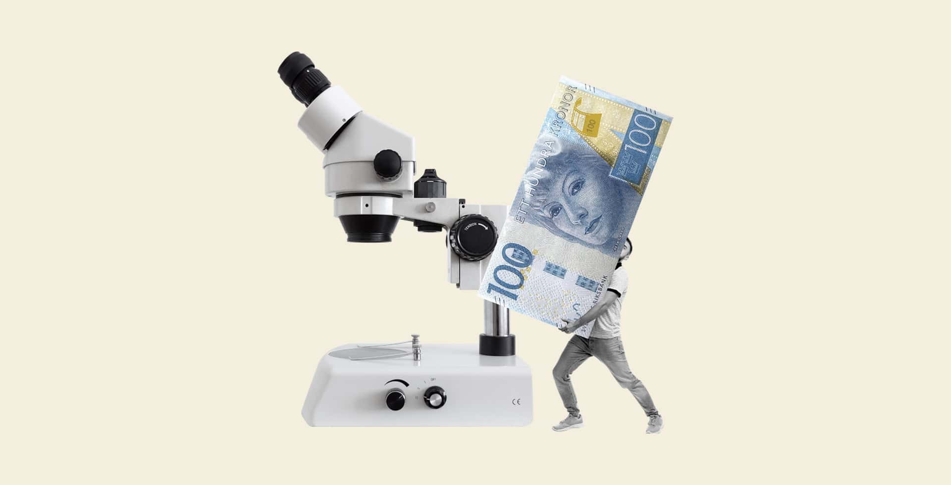 Illustration av mikroskop och person som bär en stor hundrakronorssedel.